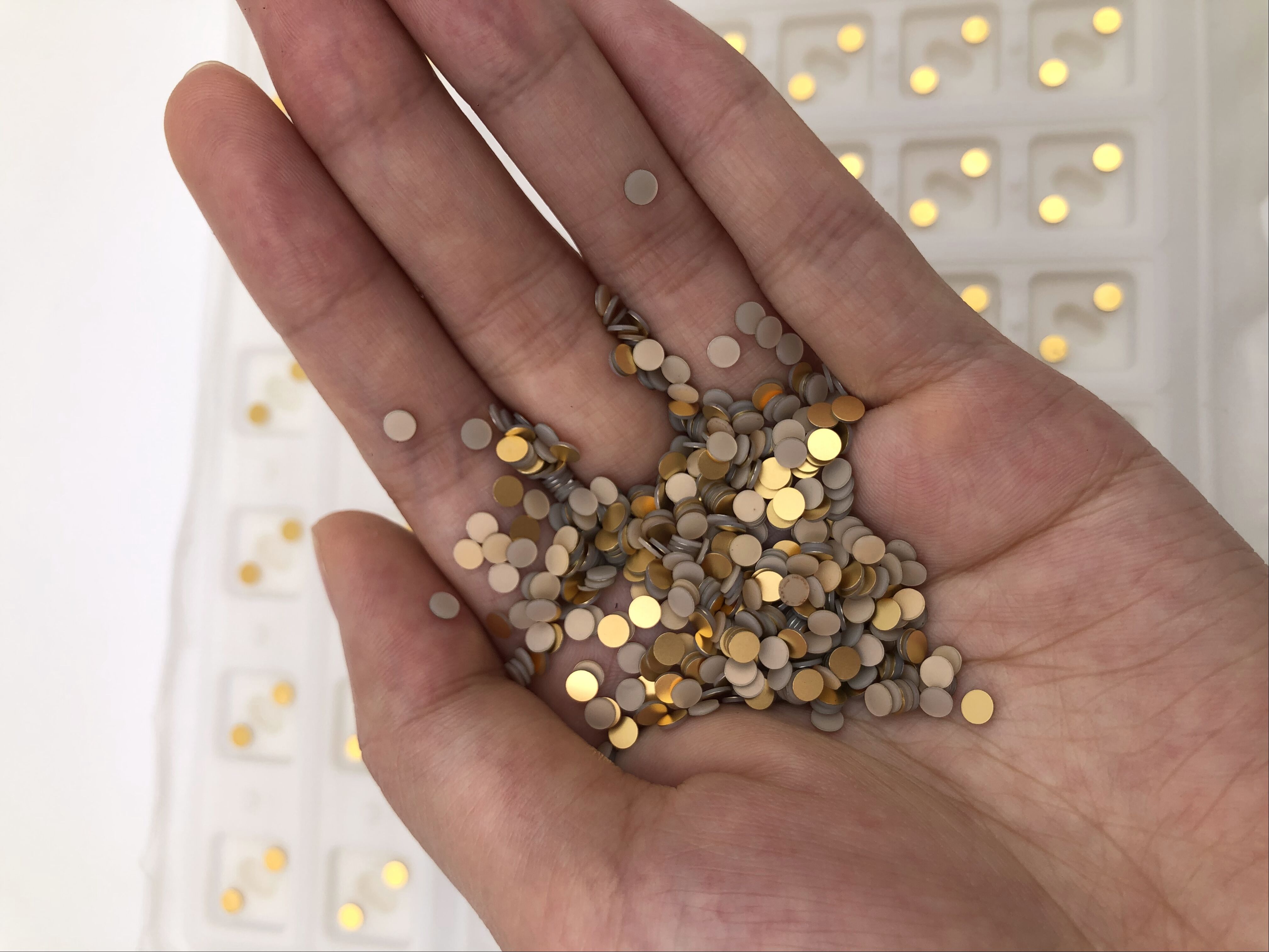Gold-Coated Particles(Conductive Glod Pills)